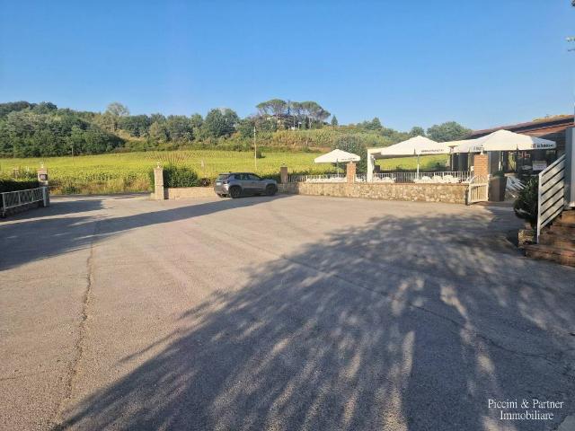 Locale Commerciale in vendita a Cenerente, Umbria