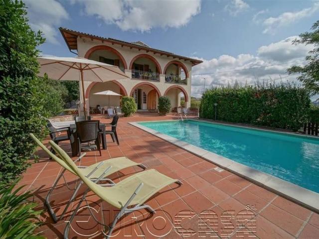 Locale Commerciale in vendita a Cenerente, Umbria
