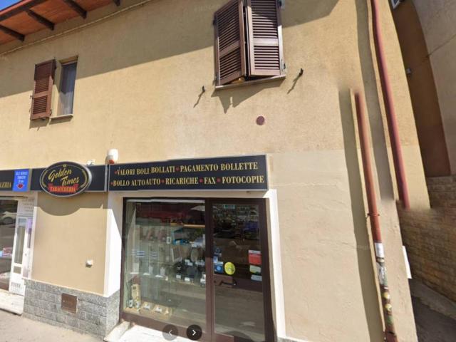 Locale Commerciale in vendita a Pila, Cenerente