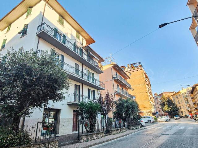 Locale Commerciale in vendita a Madonna Alta, Cenerente