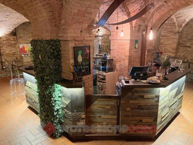 Locale Commerciale in vendita a Sant'Erminio, Cenerente