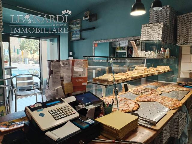 Locale Commerciale in vendita a Santa Lucia, Cenerente