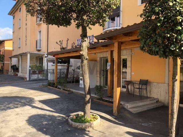 Locale Commerciale in vendita a Cenerente, Umbria