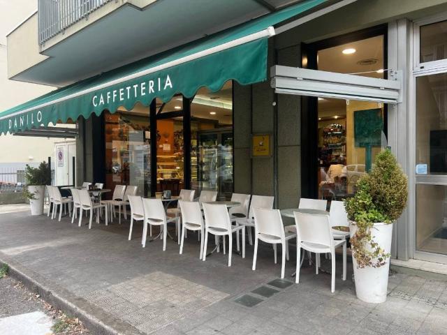 Locale Commerciale in vendita a Marche, Pesaro E Urbino