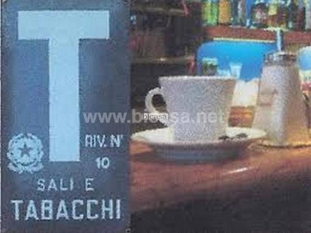 Locale Commerciale in vendita a Baia Flaminia, Marche