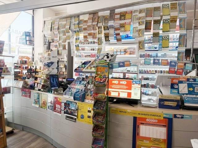 Locale Commerciale in vendita a Zanni, Pescara