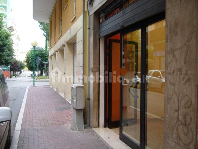 Locale Commerciale in vendita a Pescara, Abruzzo