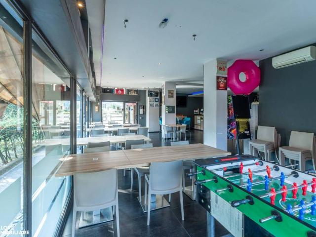 Locale Commerciale in vendita a Mezzate, Peschiera Borromeo