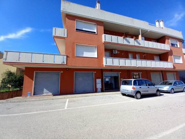 Locale Commerciale in vendita a Petacciato, Molise