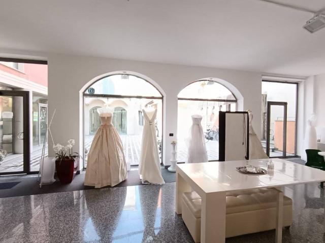 Locale Commerciale in vendita a Infrangibile, Piacenza