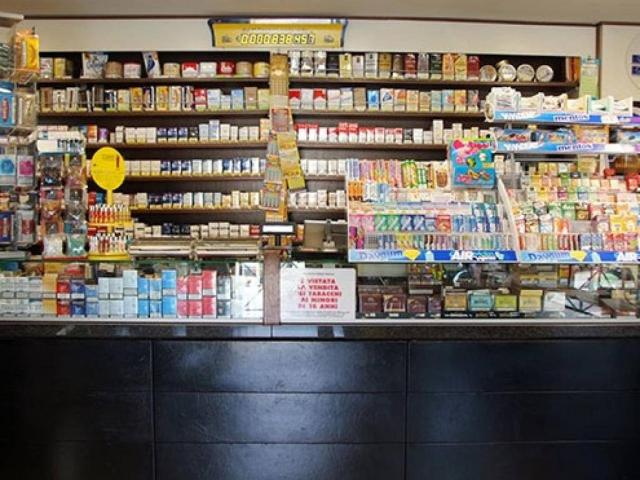 Locale Commerciale in vendita a Piacenza, Reggio Emilia