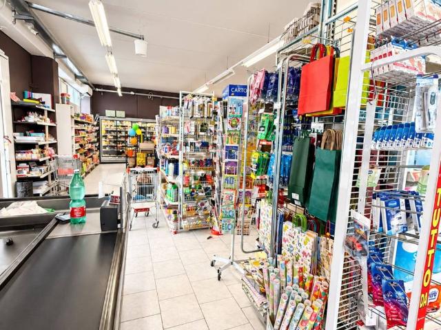 Locale Commerciale in vendita a Cerratina, Pianella