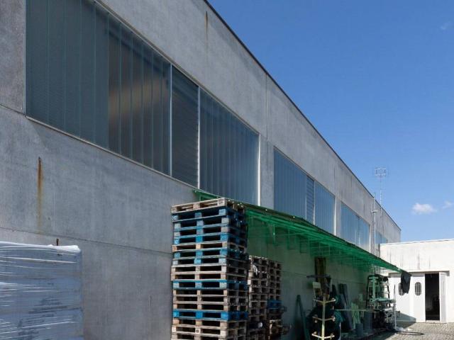 Locale Commerciale in vendita a Piemonte, Cuneo