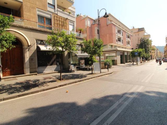 Locale Commerciale in vendita a Piano Di Sorrento, Campania