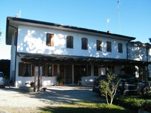 Locale Commerciale in vendita a Piazzola Sul Brenta, Veneto