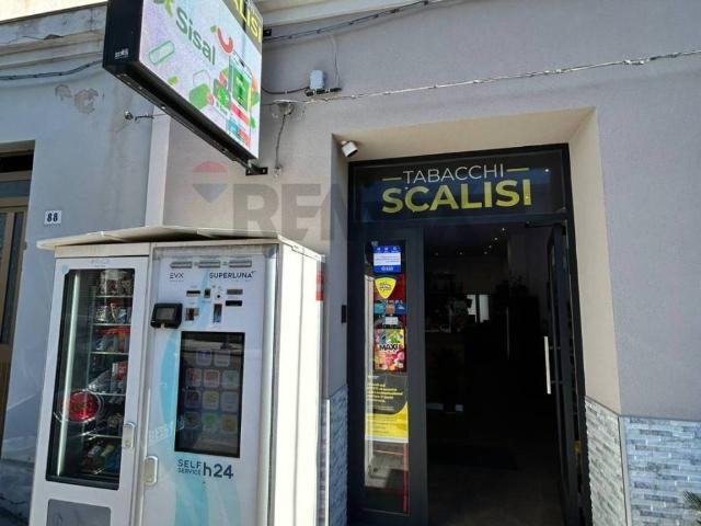 Locale Commerciale in vendita a Piedimonte Etneo, Sicilia