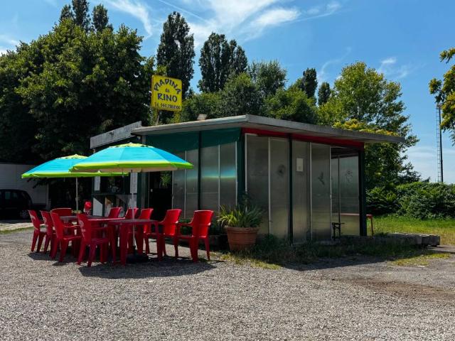 Locale Commerciale in vendita a Pieve Emanuele, Lombardia