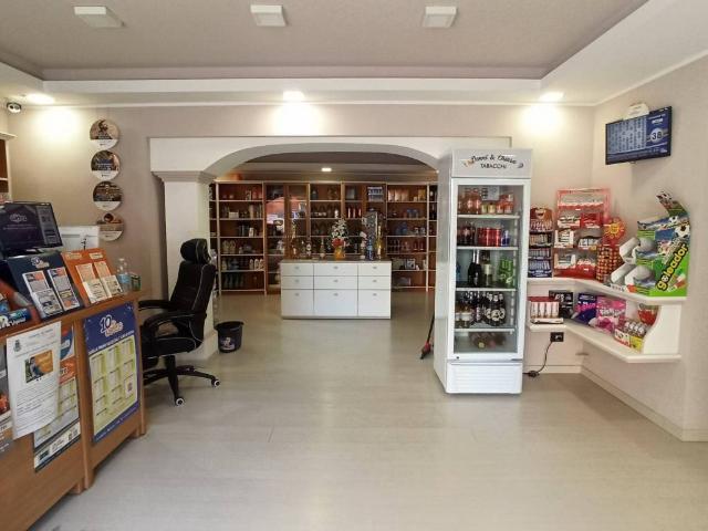 Locale Commerciale in vendita a Piemonte, Cuneo