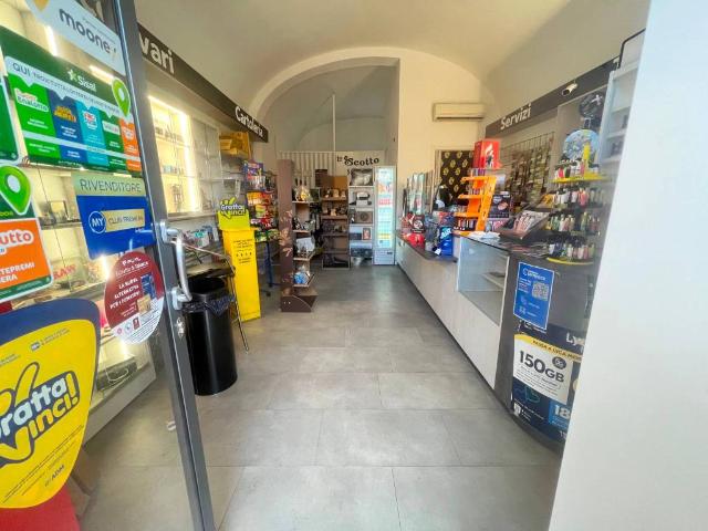 Locale Commerciale in vendita a Pisa, Toscana