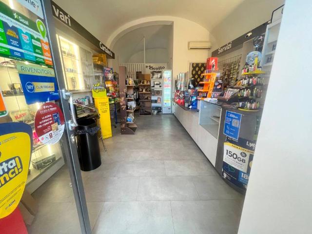 Locale Commerciale in vendita a Pisa, Toscana