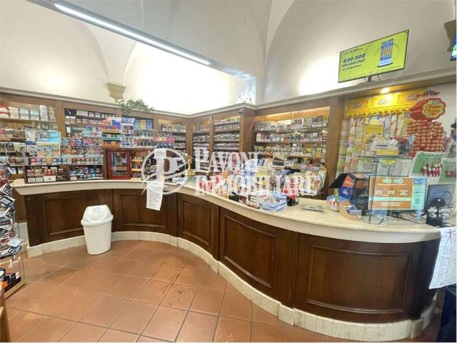 Locale Commerciale in vendita a Pistoia, Toscana