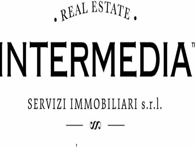 Locale Commerciale in vendita a Pistoia, Toscana