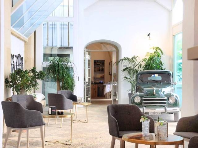 Locale Commerciale in vendita a Puglia, Lecce