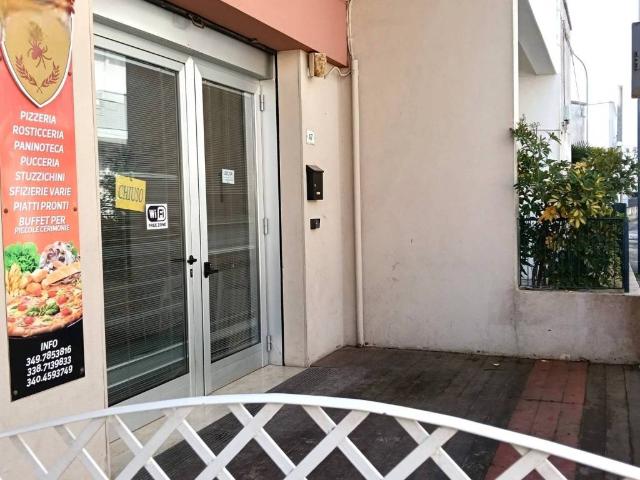 Locale Commerciale in vendita a Puglia, Lecce