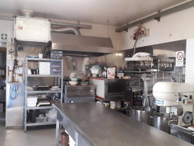Locale Commerciale in vendita a Poggio A Caiano