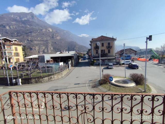 Locale Commerciale in vendita a Cascine Lys, Pont Saint Martin