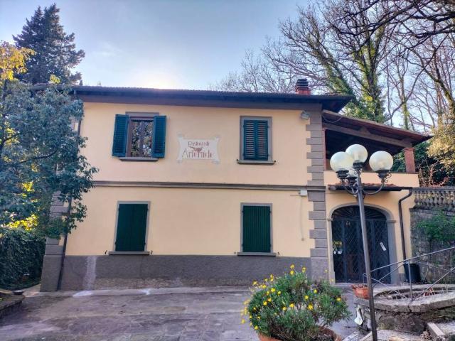 Locale Commerciale in vendita a Unione di Comuni Valdarno e Valdisieve, Pontassieve