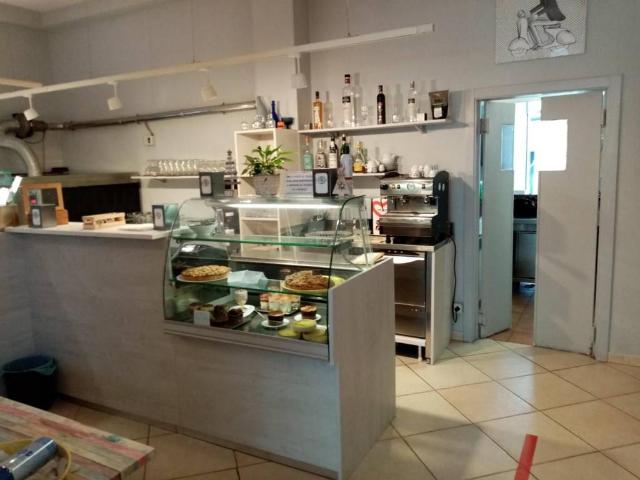 Locale Commerciale in vendita a Bellaria, Pontedera