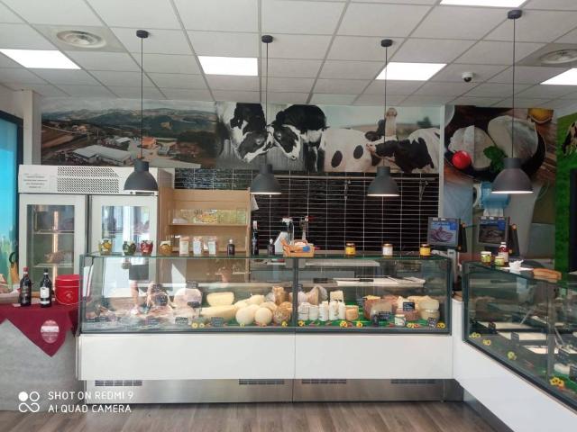 Locale Commerciale in vendita a Marche, Fermo