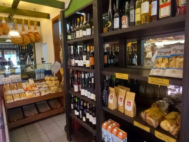 Locale Commerciale in vendita a Centro, Porto Sant'Elpidio