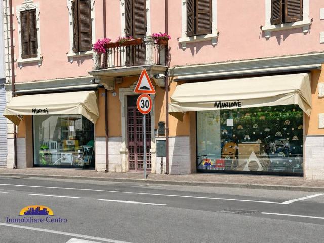 Locale Commerciale in vendita a Povegliano Veronese, Veneto