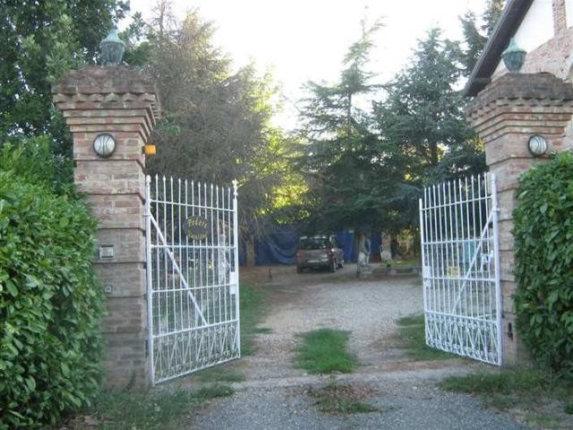 Locale Commerciale in vendita a Piemonte, Alessandria