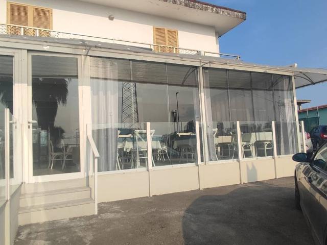 Locale Commerciale in vendita a Rione Bognar, Pozzuoli