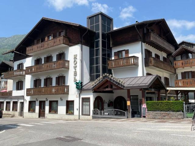 Locale Commerciale in vendita a Comunità di Primiero, Tonadico