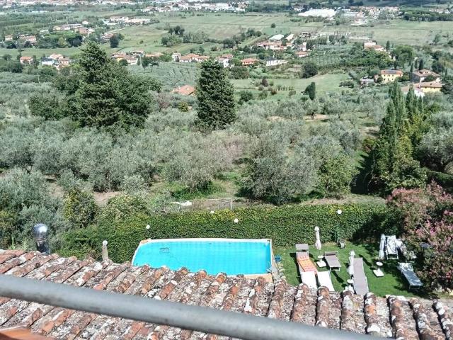 Locale Commerciale in vendita a Quarrata, Toscana