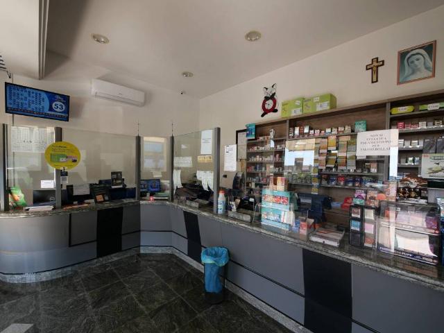 Locale Commerciale in vendita a Ragusa, Sicilia