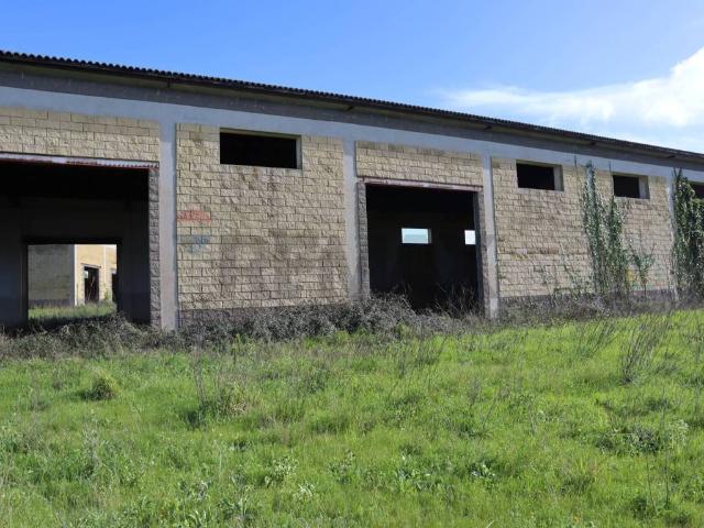 Locale Commerciale in vendita a Cisternazzi, Ragusa