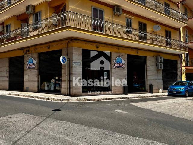 Locale Commerciale in vendita a Ragusa, Sicilia