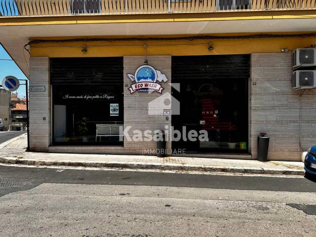 Locale Commerciale in vendita a Ragusa, Sicilia