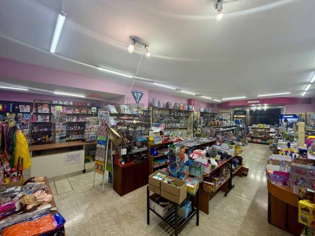 Locale Commerciale in vendita a Ragusa, Sicilia