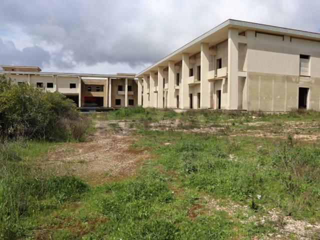 Locale Commerciale in vendita a Ragusa, Sicilia