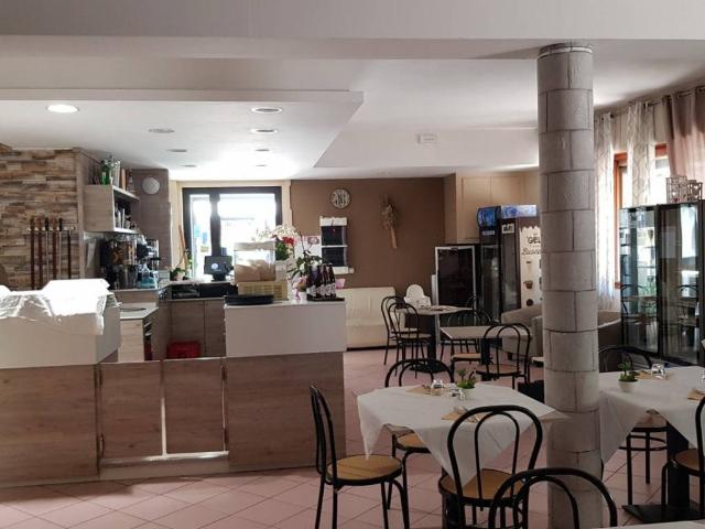 Locale Commerciale in vendita a Unione dei comuni del Sorbara, Ravarino