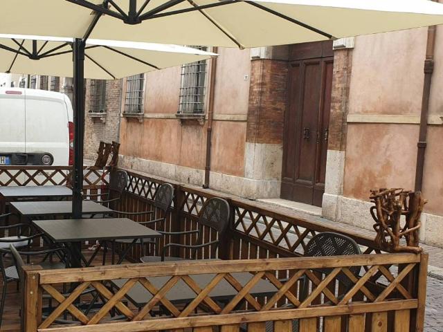 Locale Commerciale in vendita a Corso Nord, Ravenna