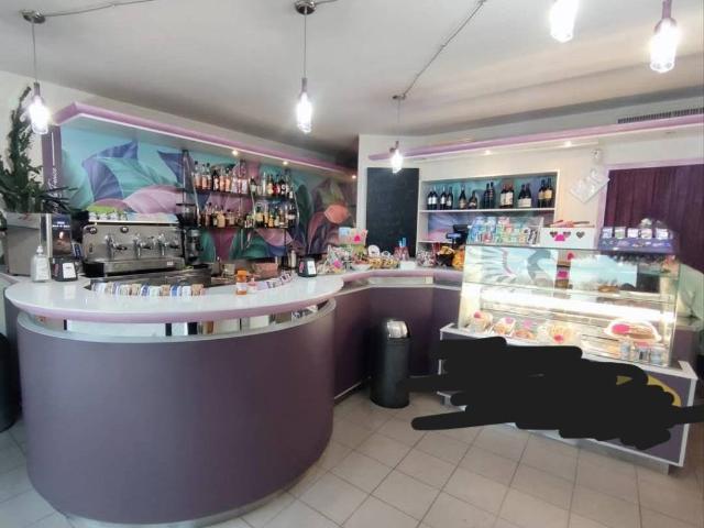Locale Commerciale in vendita a Ravenna, Reggio Emilia