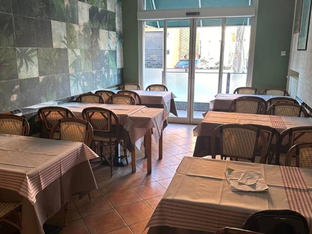 Locale Commerciale in vendita a Borgo San Rocco, Ravenna