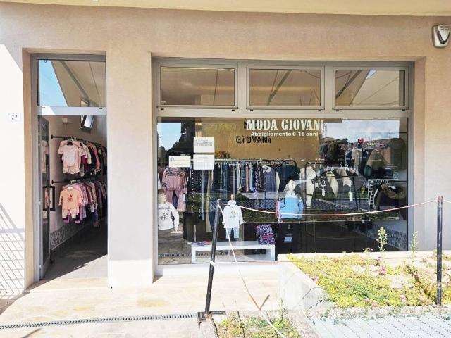 Locale Commerciale in vendita a Mezzano, Ravenna